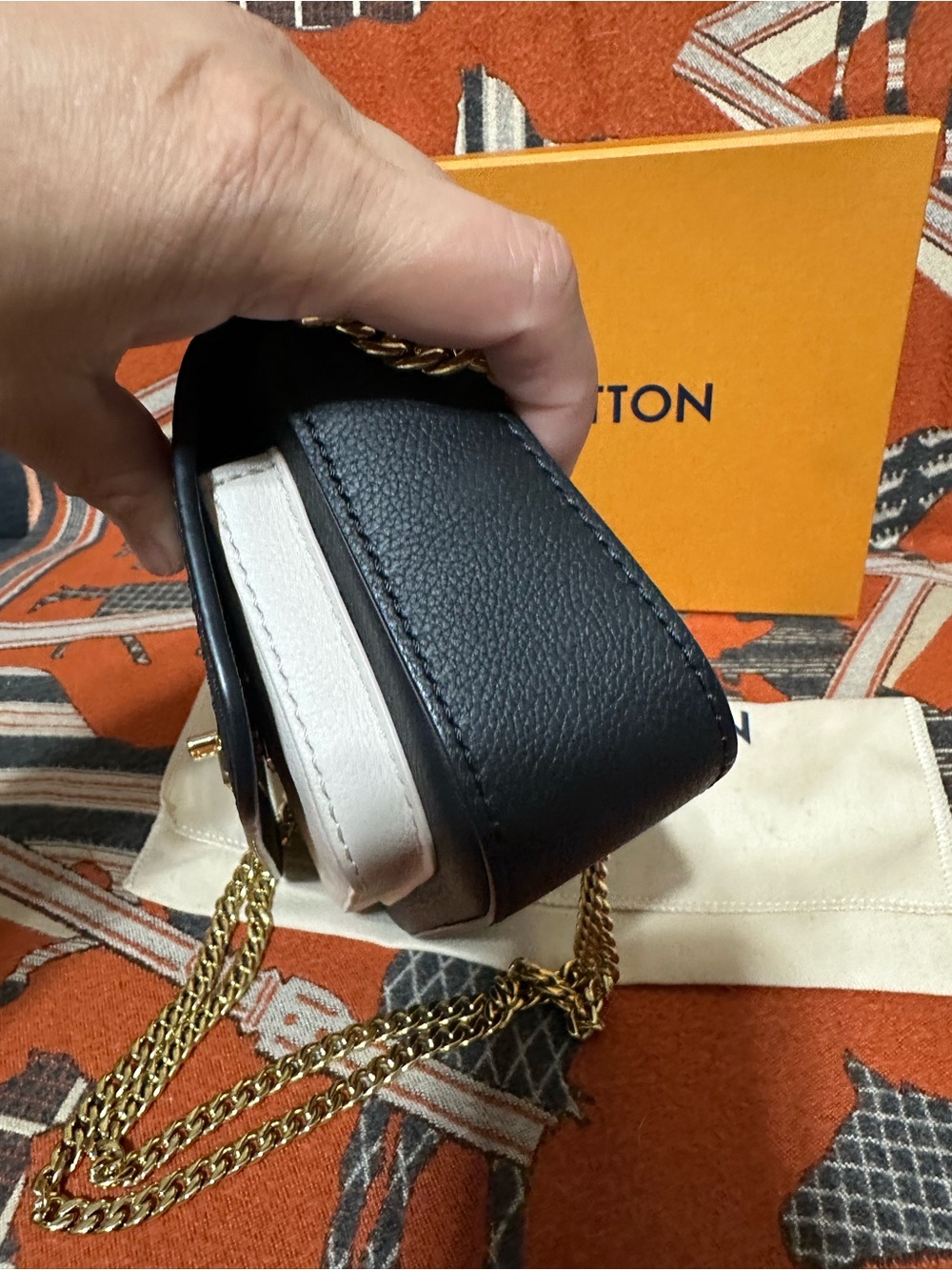 LOUIS VUITTON ❤️🌟LOCKME TENDER BAG WITH GOLD HADRWARE MICROCHIP⭐️ - Picture 6 of 12